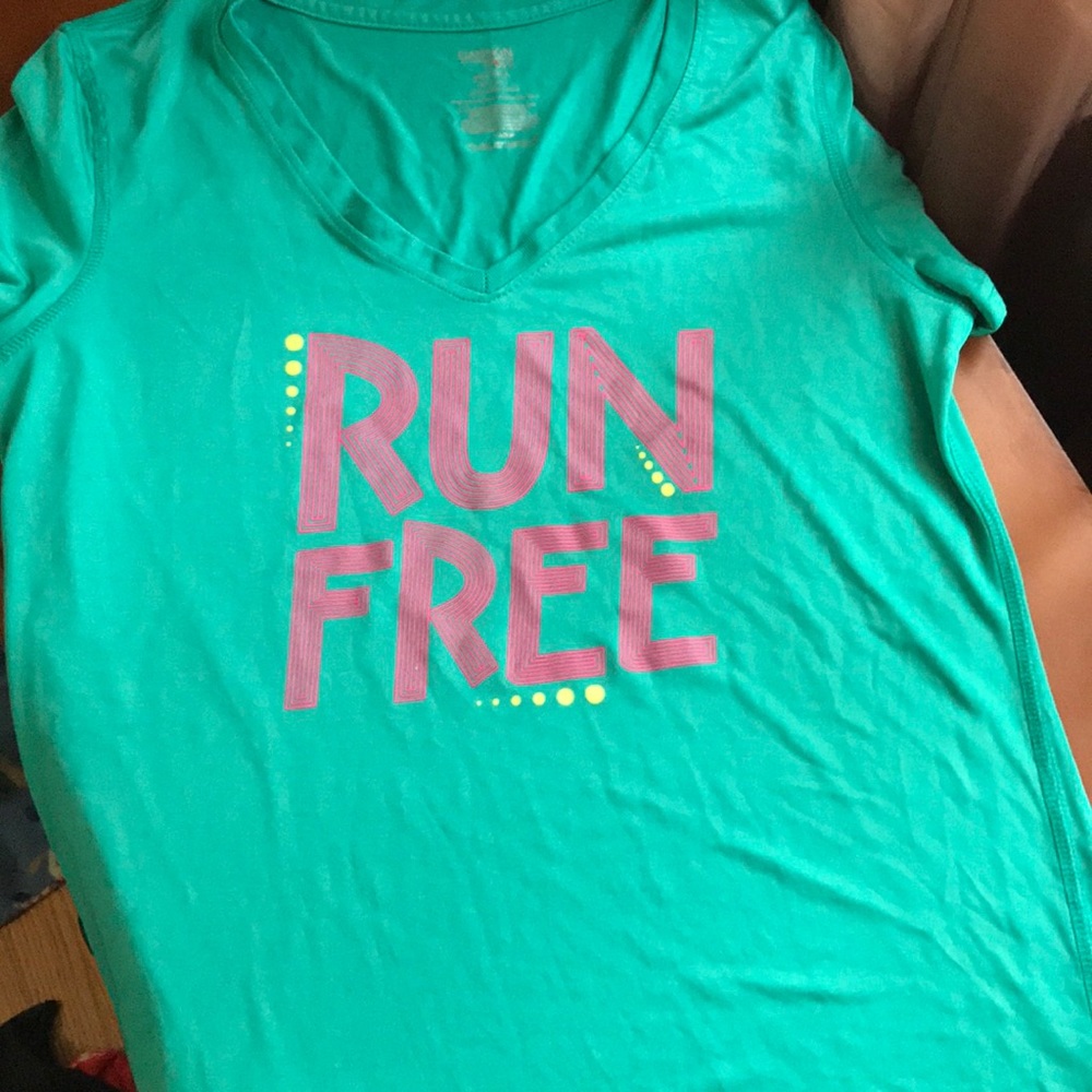Athletic tee